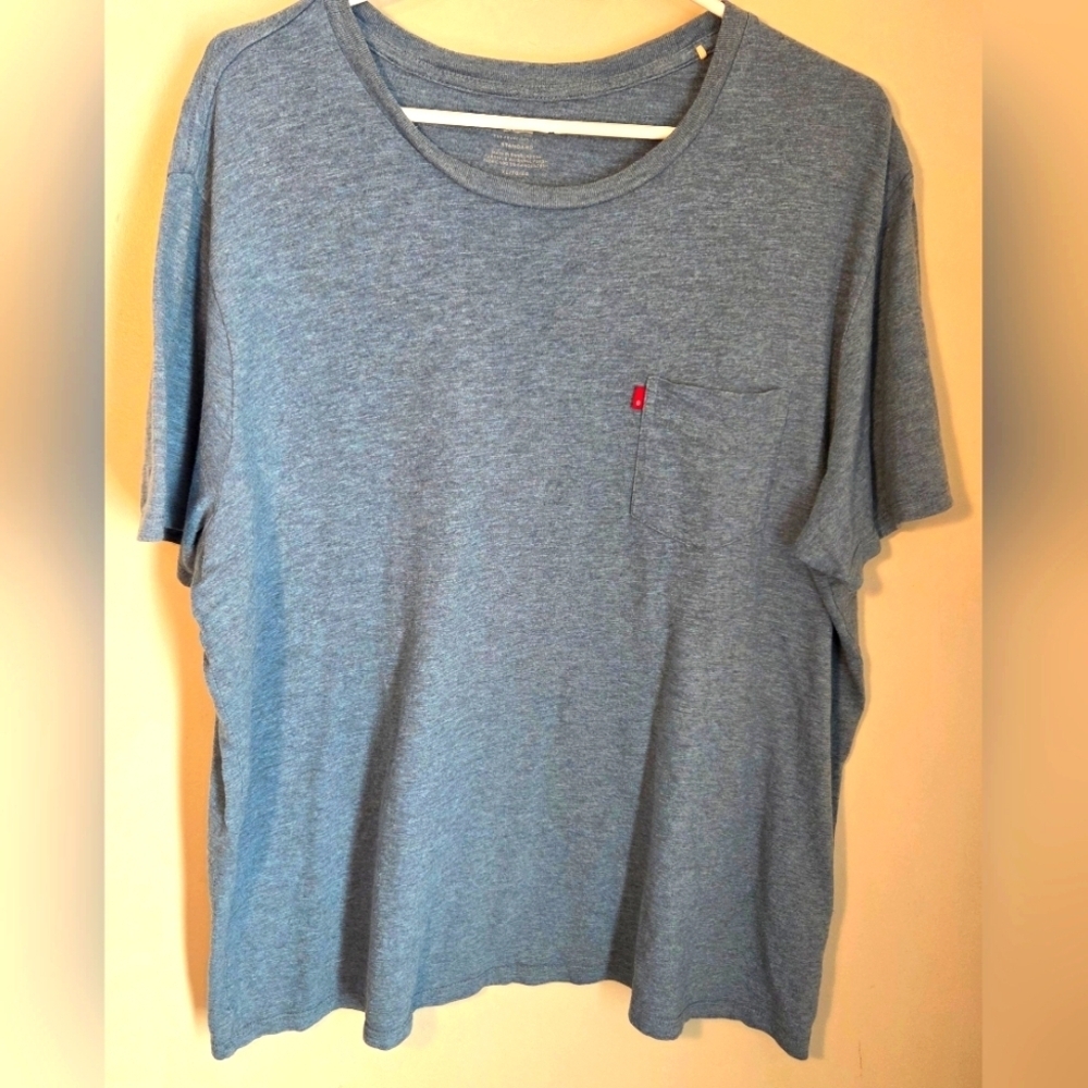 ⭐️Levi's Men's Blue T-Shirt Size XL